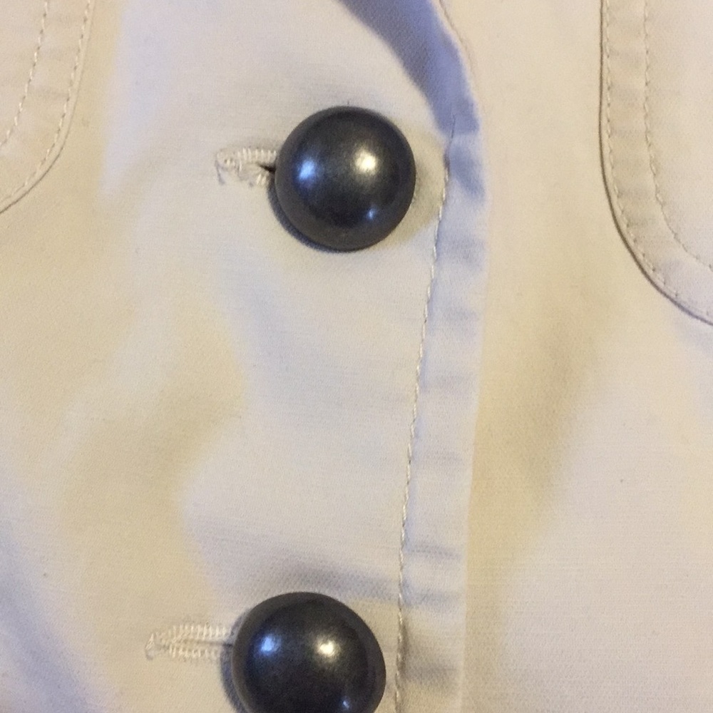 Cream Banana Republic jacket with big buttons - Picture 3 of 6